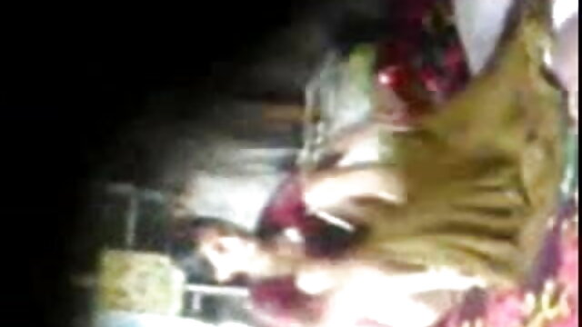 मेज पर सेक्सी मूवी हॉट कार्यालय वेश्या के साथ शानदार सेक्स