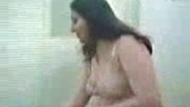 एक मामूली आदमी ने स्नान सेक्सी हिंदी वीडियो मूवी में एक लड़की को चोदने का फैसला किया