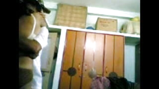 अपने शानदार फिगर से वीडियो फुल सेक्सी मूवी अभिनेता को लुभाया