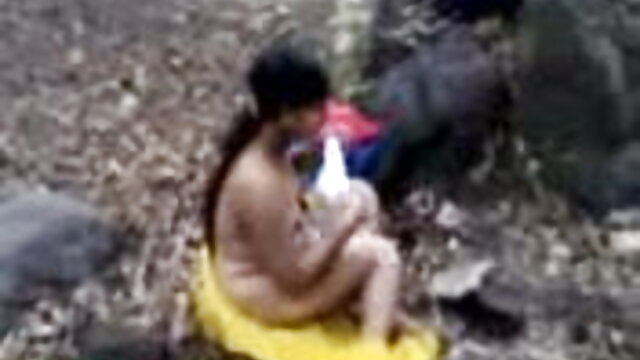 लैपटॉप के सेक्स करती हुई मूवी सामने एक कुतिया कुतिया बना दिया
