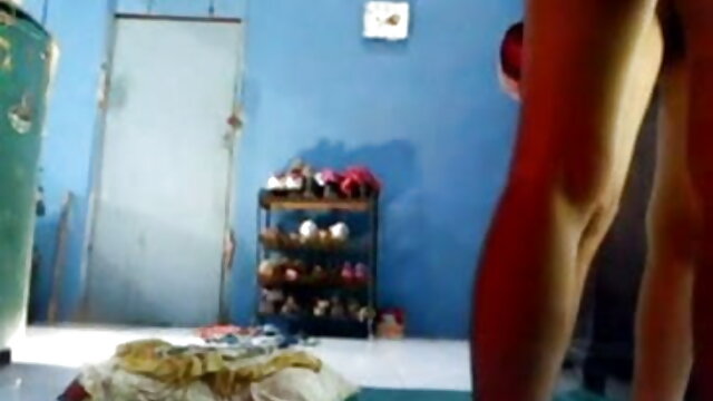 एक हिंदी सेक्सी वीडियो फुल मूवी श्यामला के साथ काला लबादा