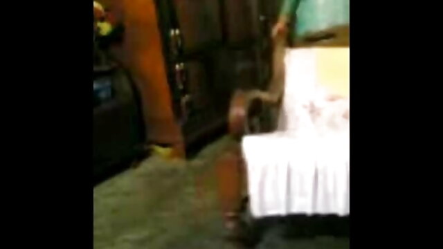 वर्क ब्रेक के दौरान सेक्स सेक्स फिल्म मूवी सेक्रेटरी ने बॉस की चुदाई की